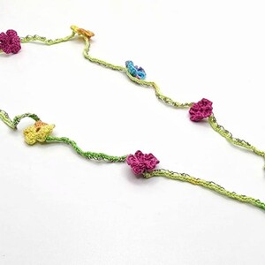 Spring Flowers Chain